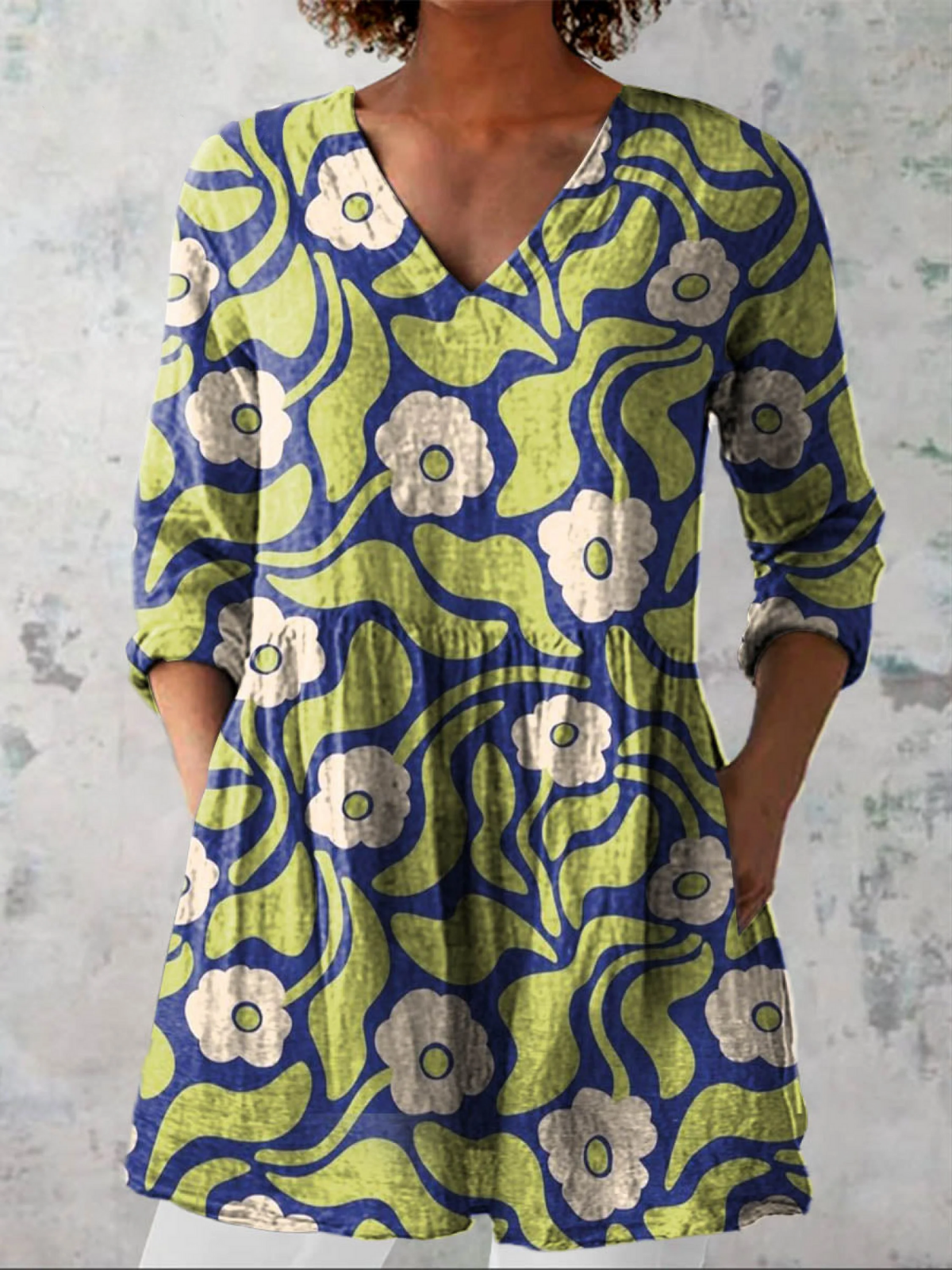 Blusa Larga con Estampado Vibrante