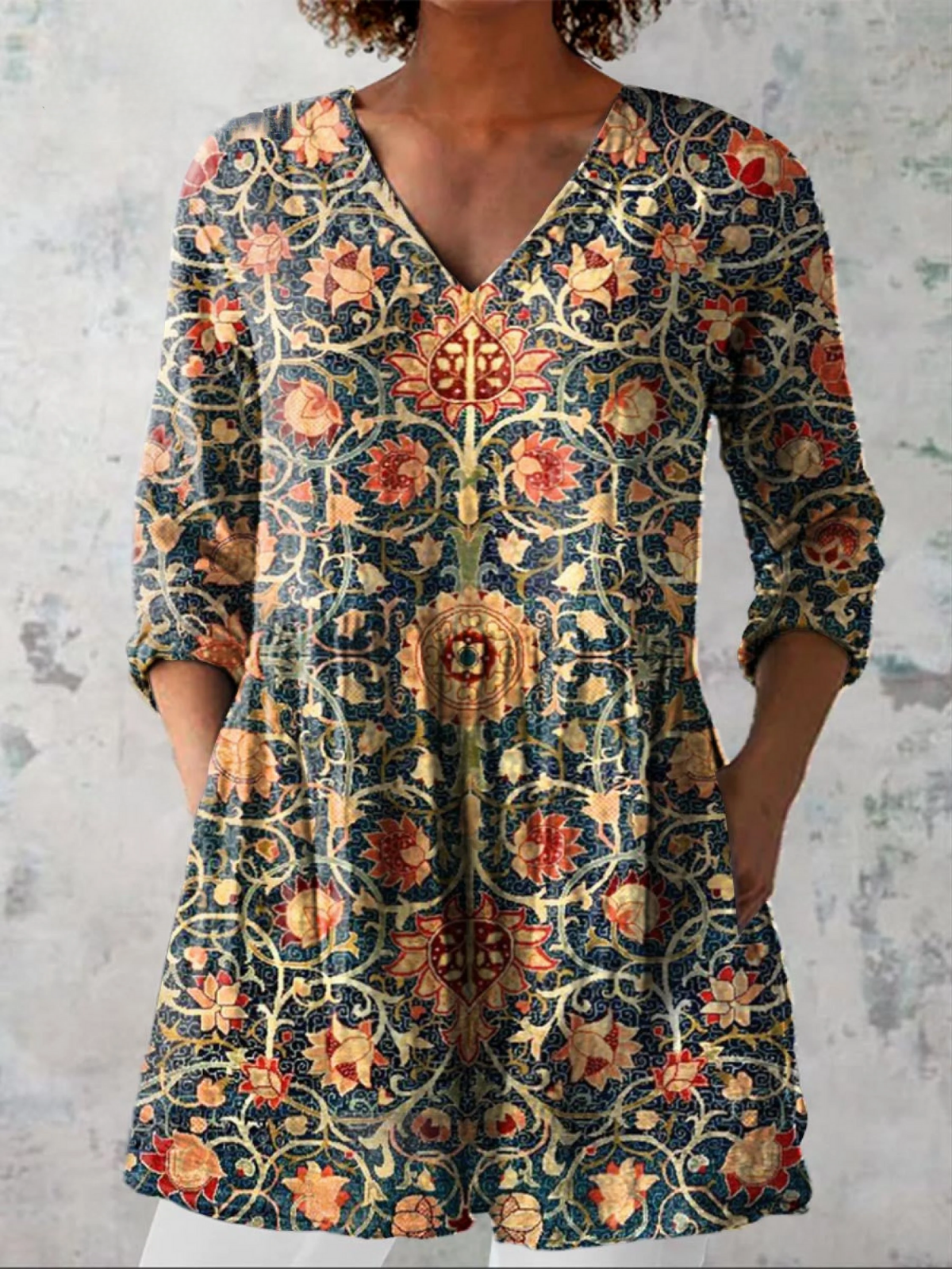 Blusa Amplia con Estampado Vibrante