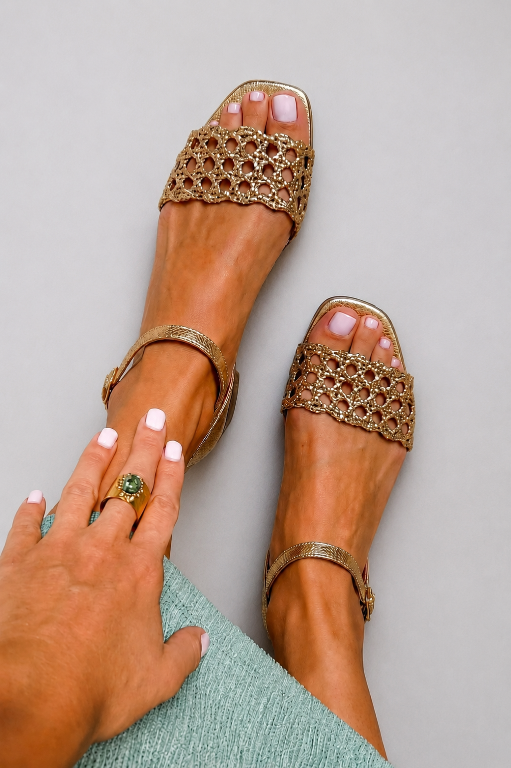 Sandalias Doradas Encanto de Verano
