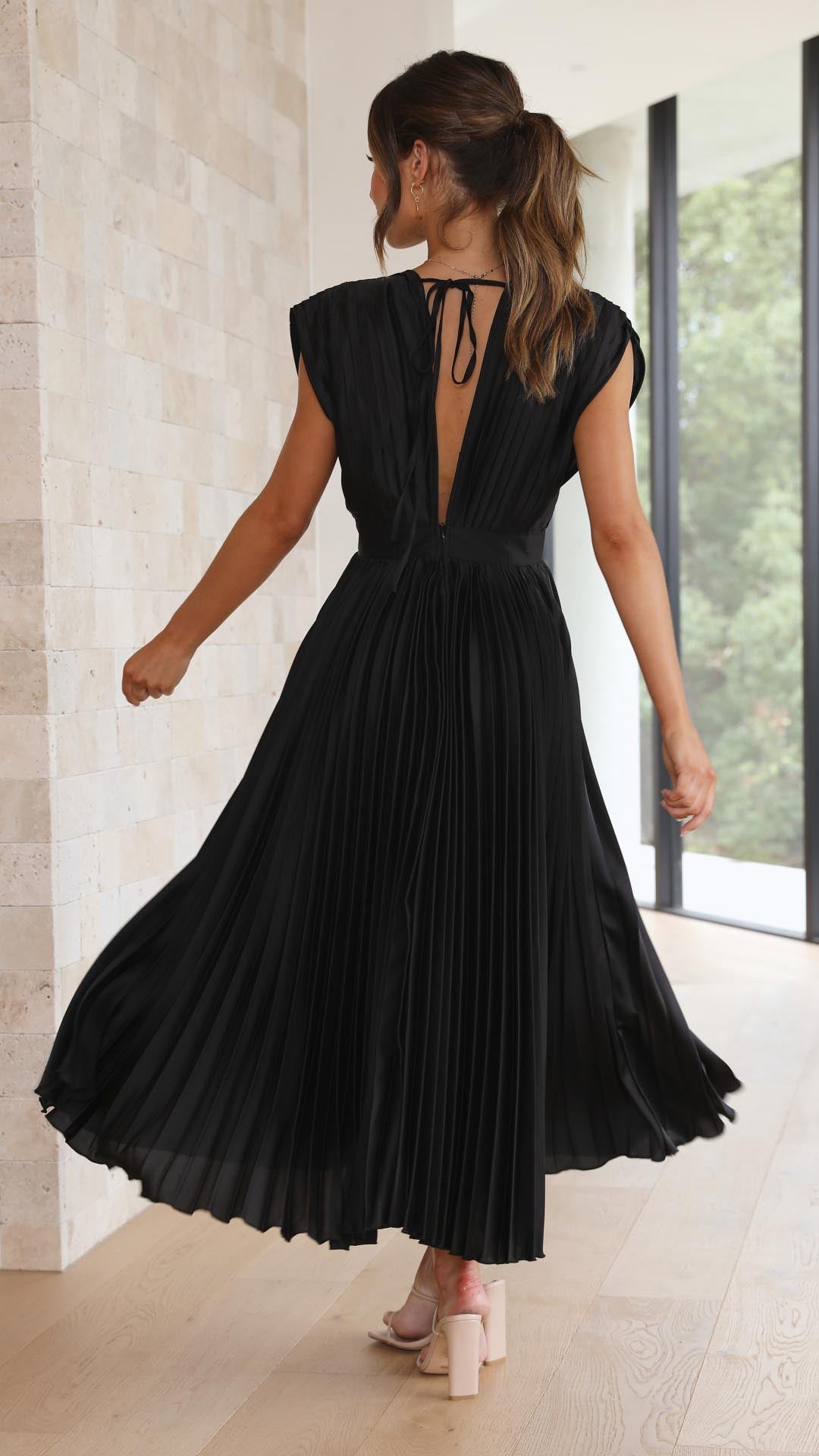 Vestido Elegante con Pliegues