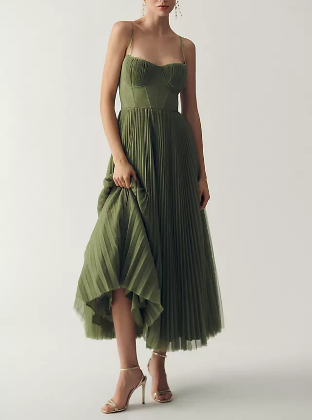Elegante vestido de tul drapeado
