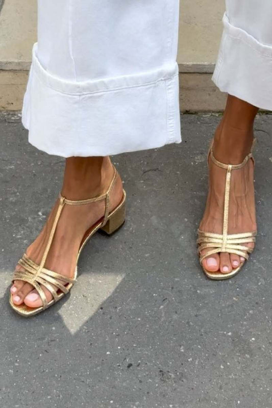 Sandalias Doradas Elegancia Diaria