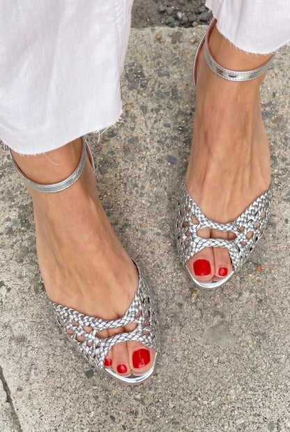 Sandalias Trenzadas Doradas
