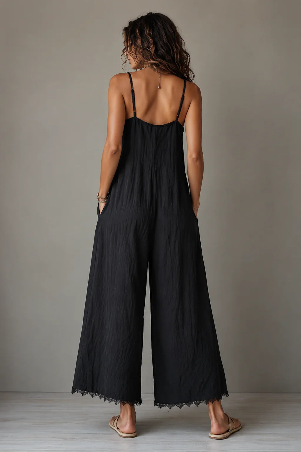 Mono minimalista de lino para mujer
