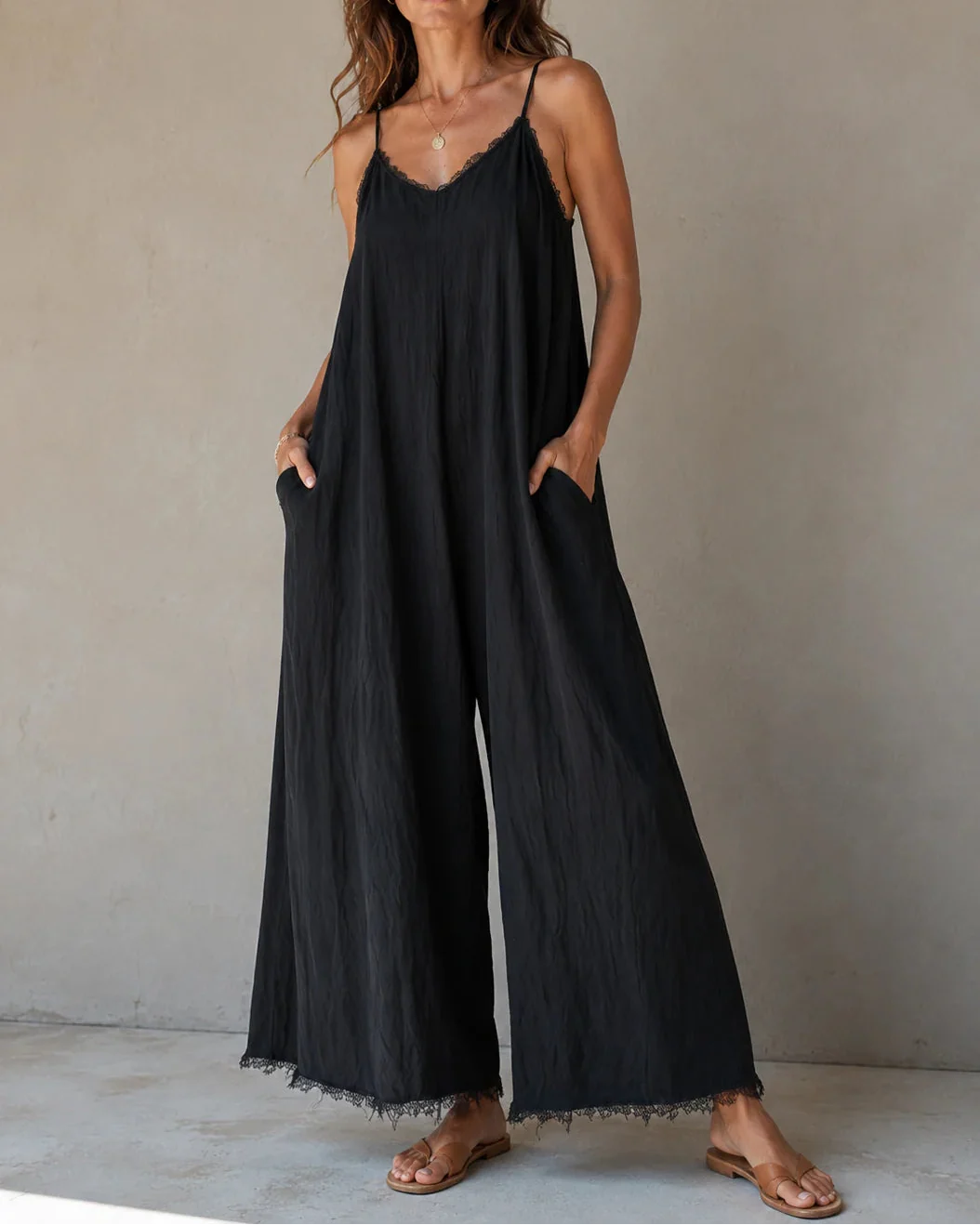 Mono minimalista de lino para mujer