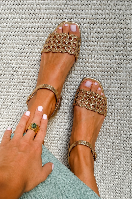 Sandalias Doradas Encanto de Verano