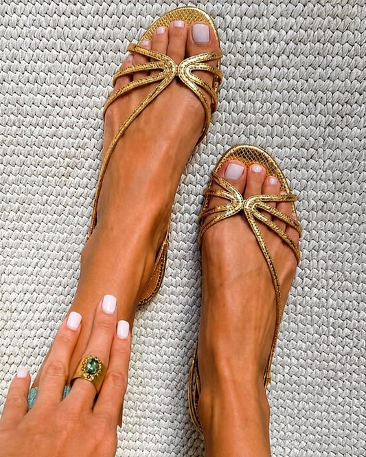 Sandalias Doradas Elegancia Estival