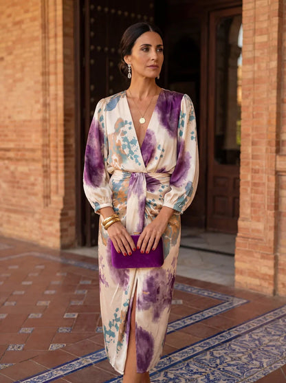 Elegante vestido con escote en V