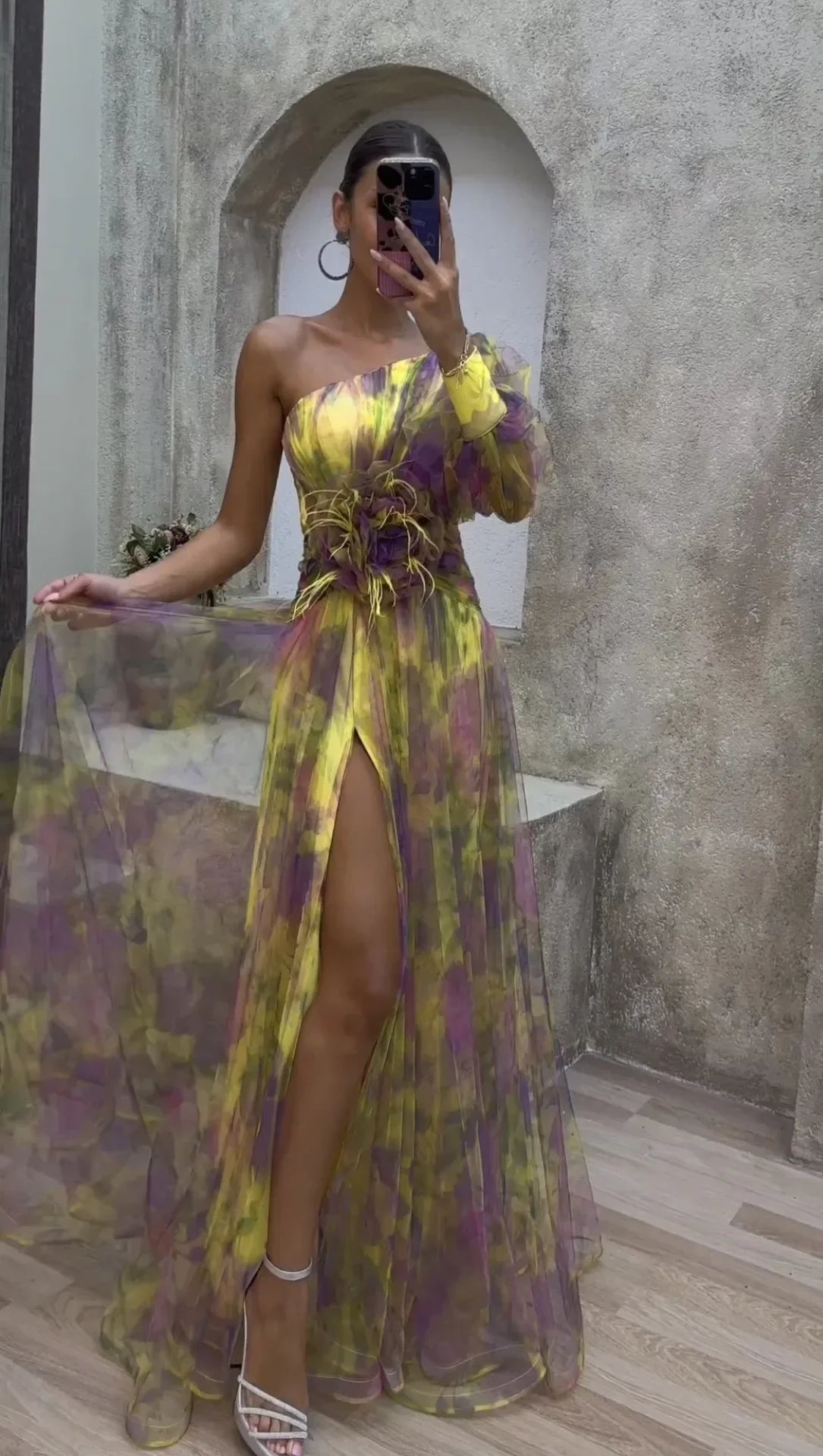 Vestido Floral con Toque de Elegancia
