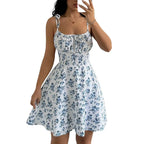 Vestido Corto Floral con Tirantes Ajustables