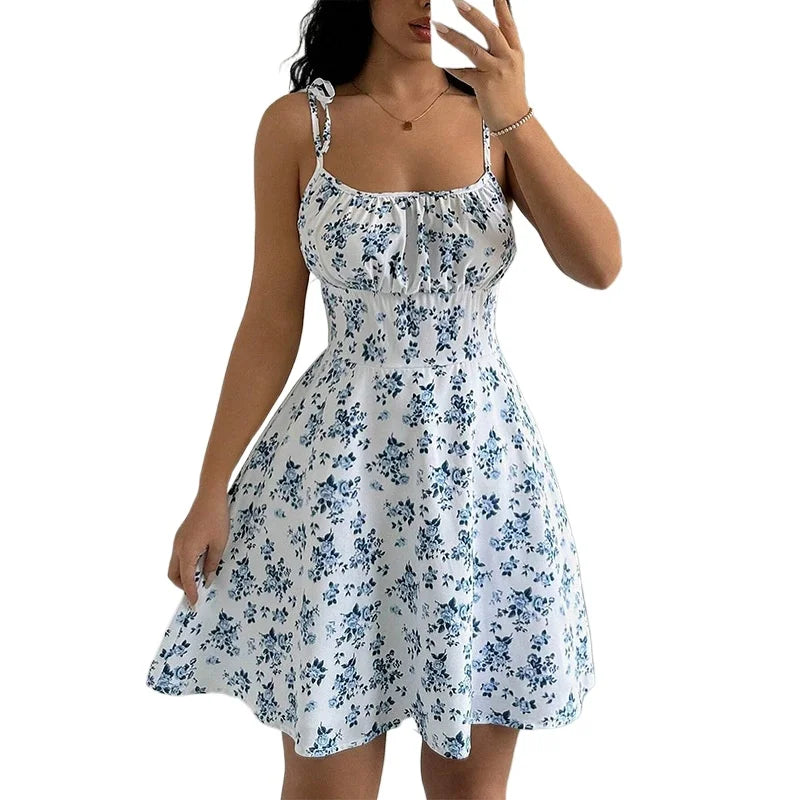 Vestido Corto Floral con Tirantes Ajustables