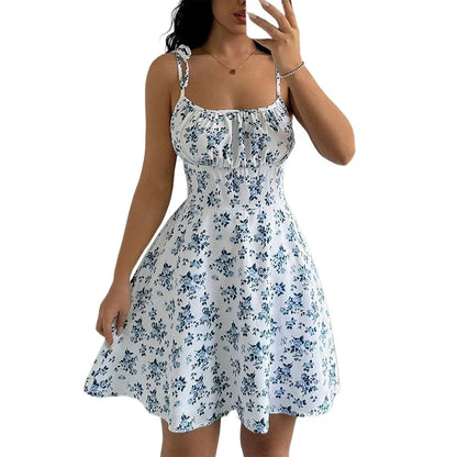 Vestido Corto Floral con Tirantes Ajustables