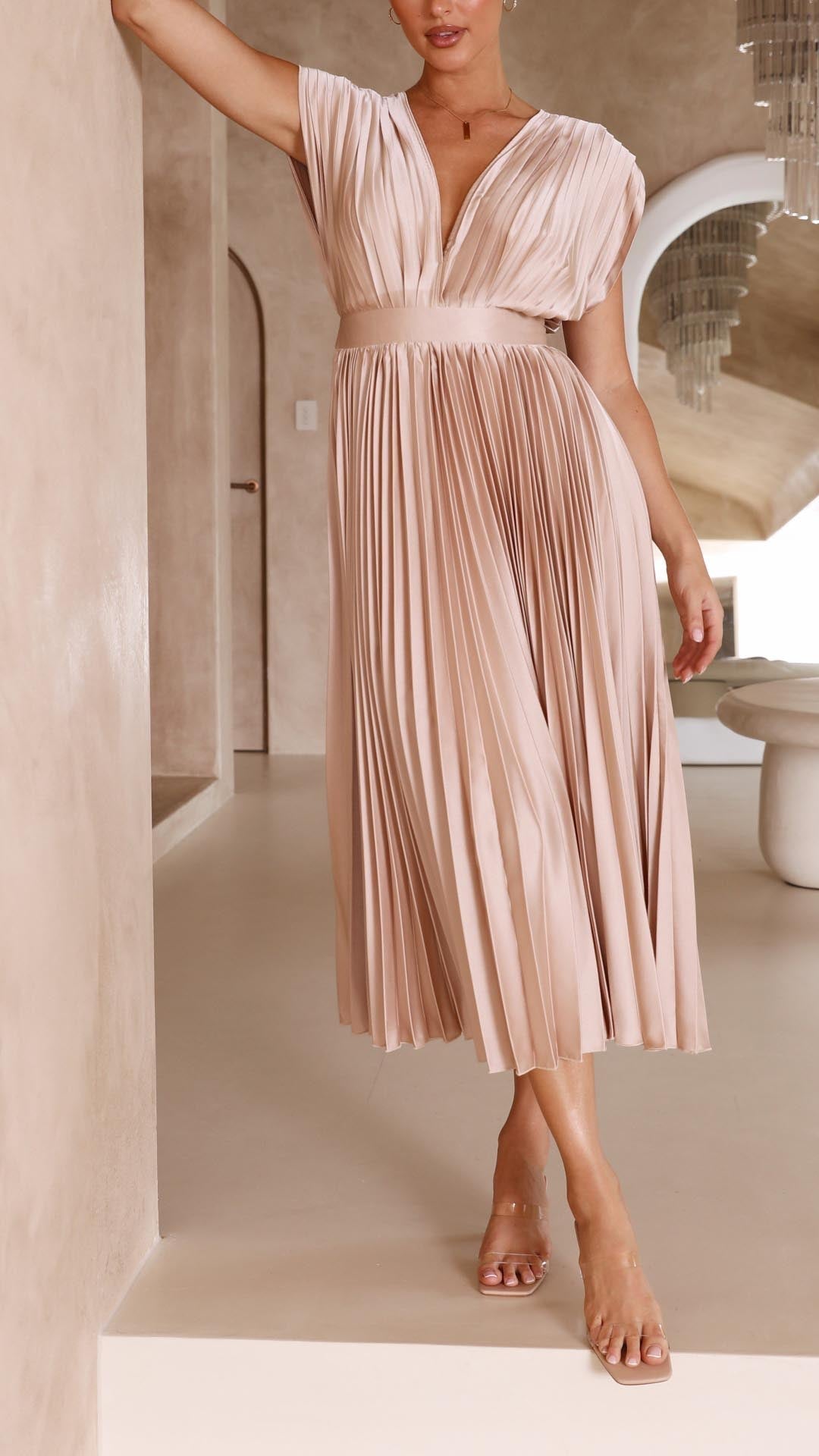 Vestido Elegante con Pliegues