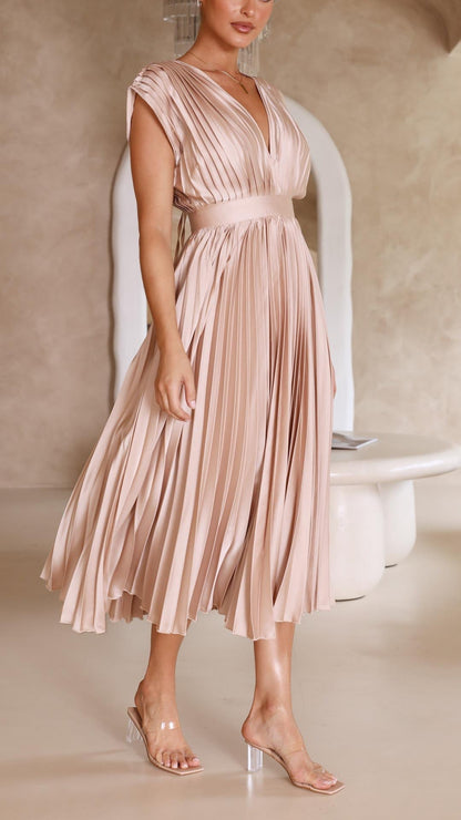 Vestido Elegante con Pliegues