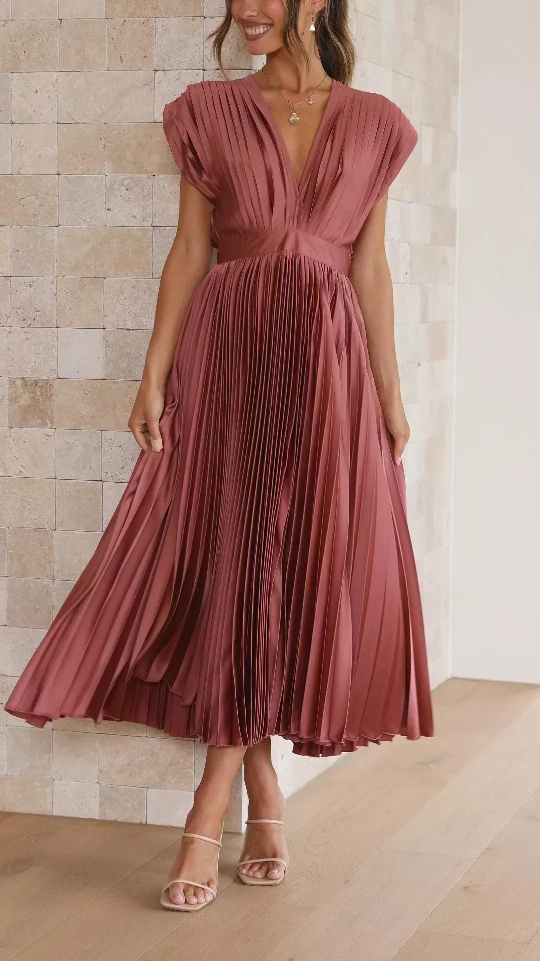 Vestido Elegante con Pliegues