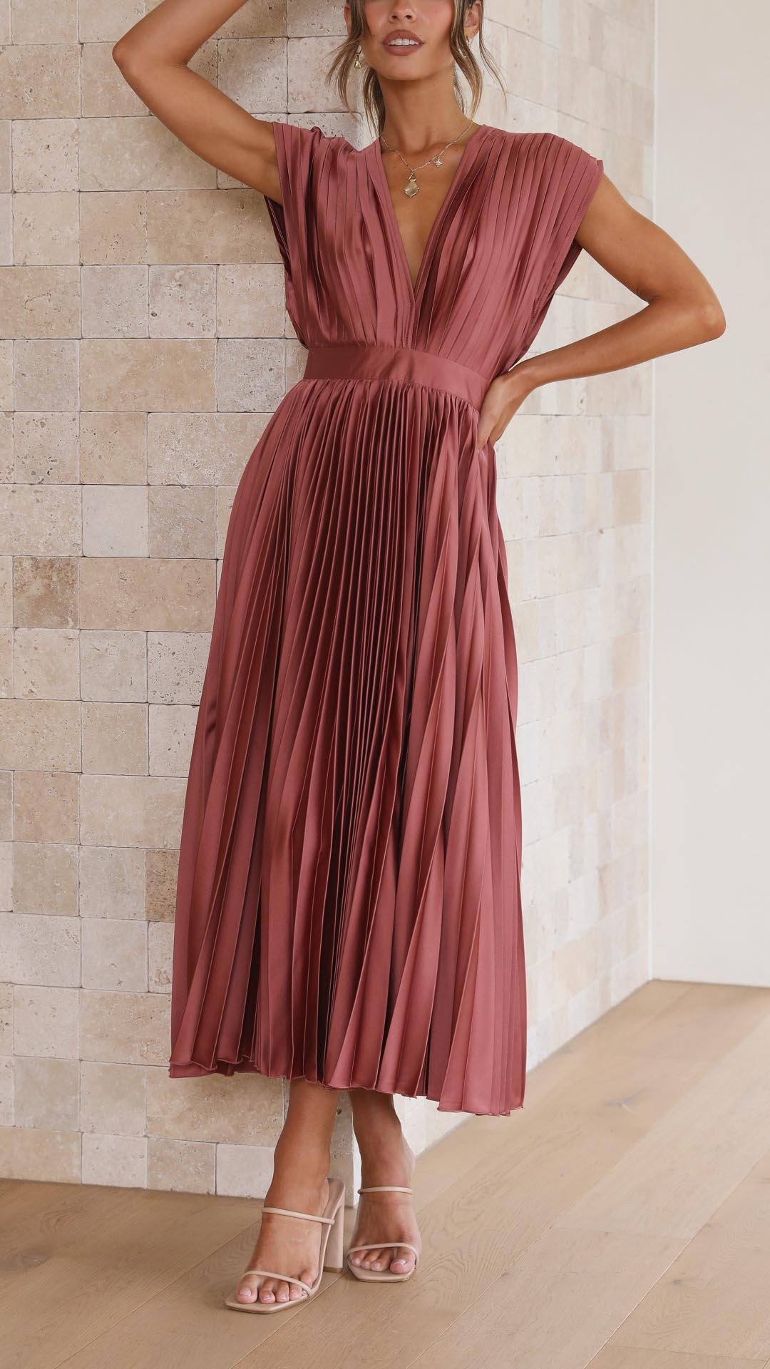 Vestido Elegante con Pliegues