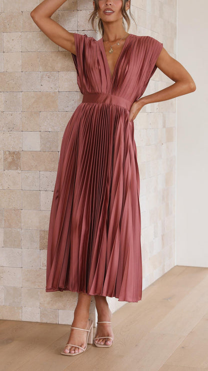 Vestido Elegante con Pliegues