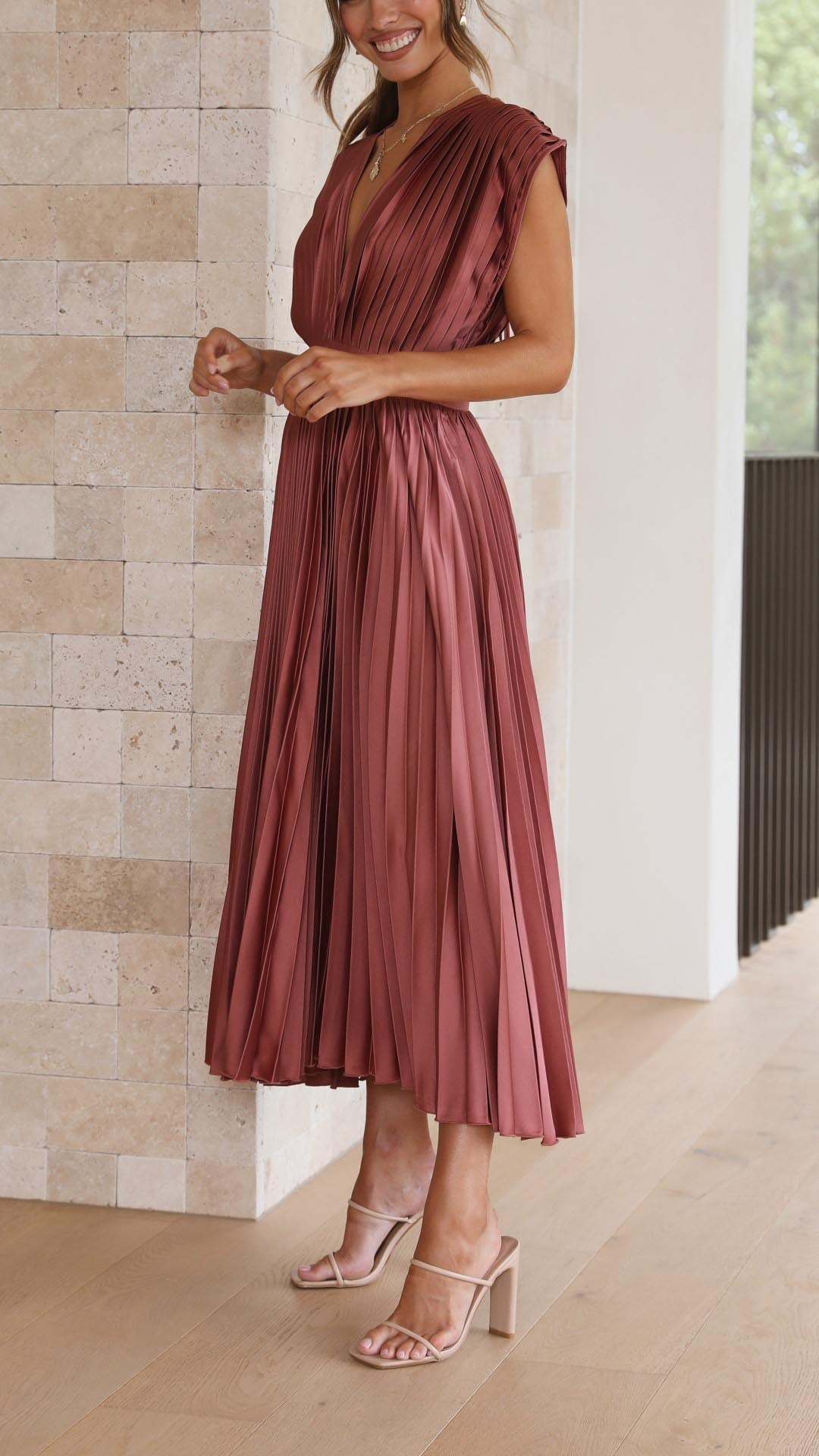 Vestido Elegante con Pliegues