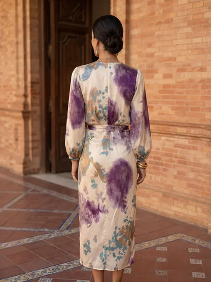 Elegante vestido con escote en V
