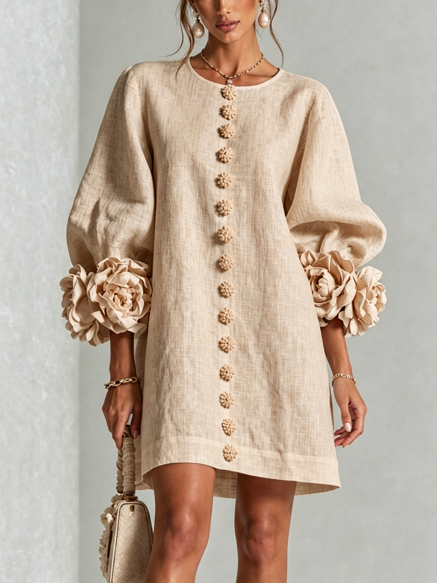 Mini vestido con botones y mangas florales