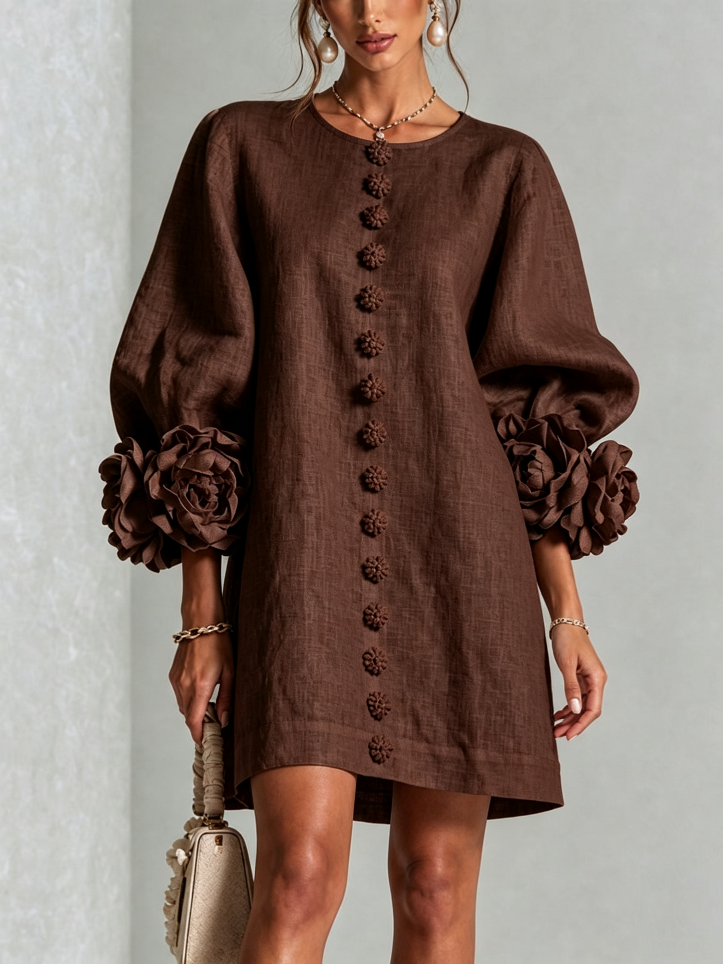 Mini vestido con botones y mangas florales