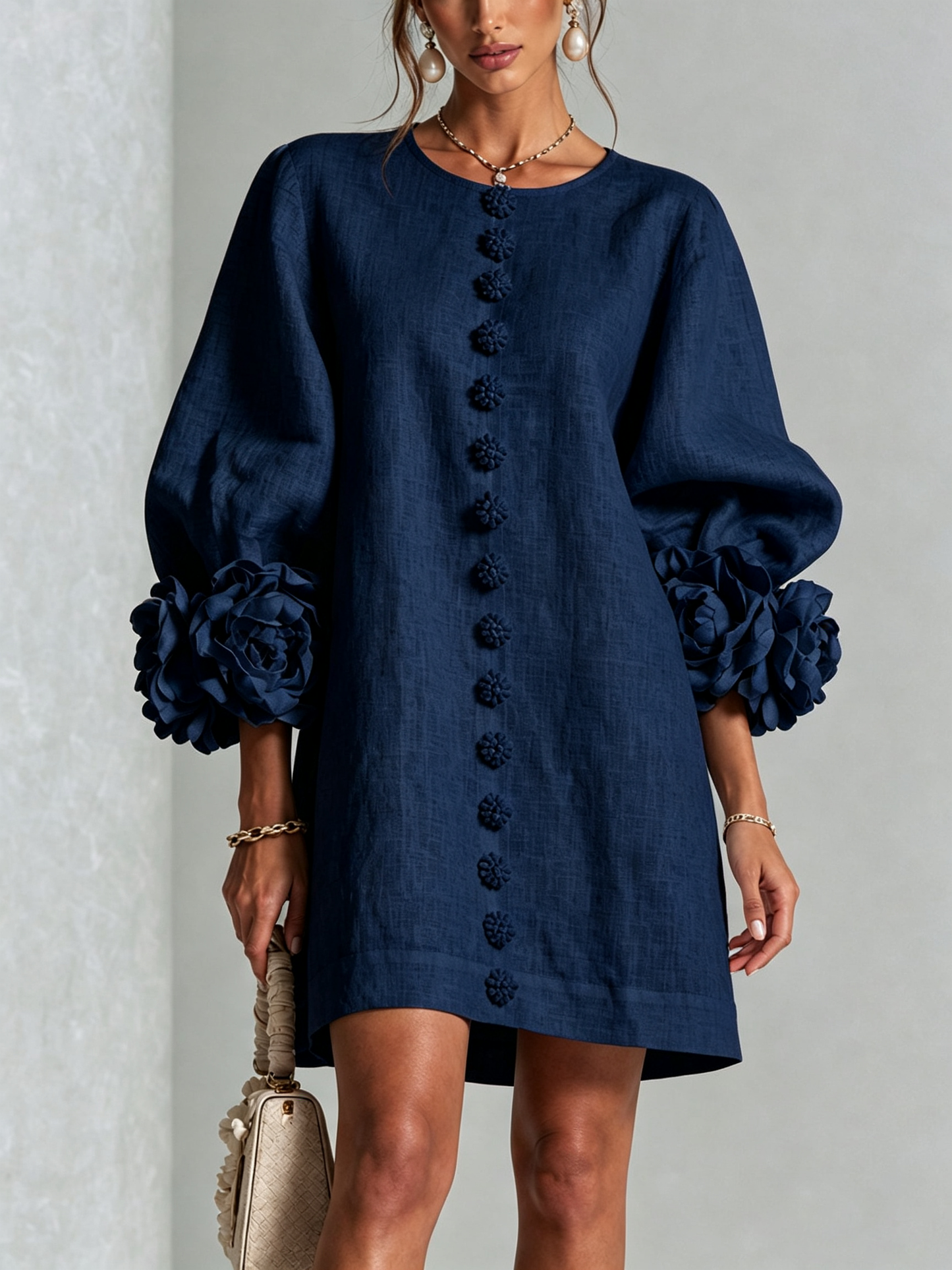 Mini vestido con botones y mangas florales