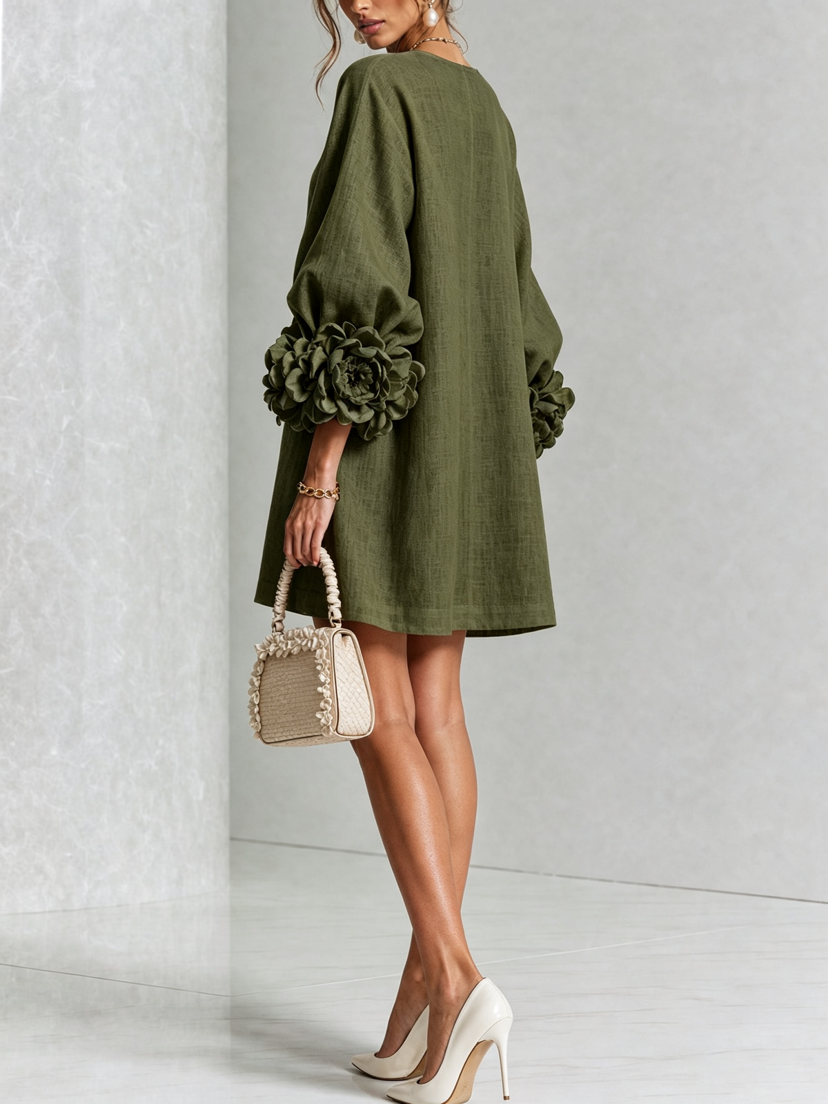 Mini vestido con botones y mangas florales