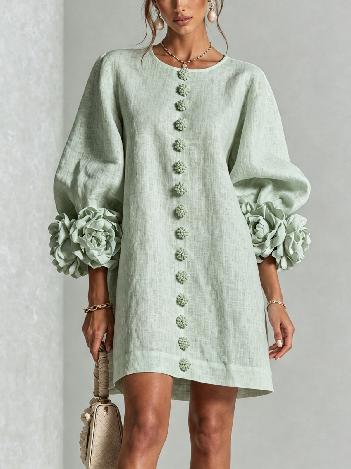 Mini vestido con botones y mangas florales
