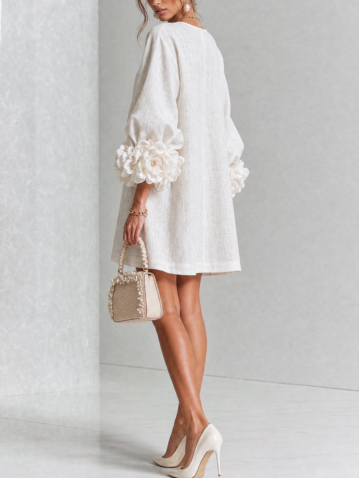 Mini vestido con botones y mangas florales