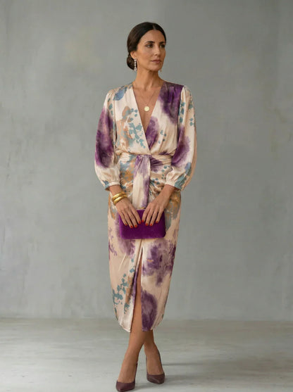 Elegante vestido con escote en V
