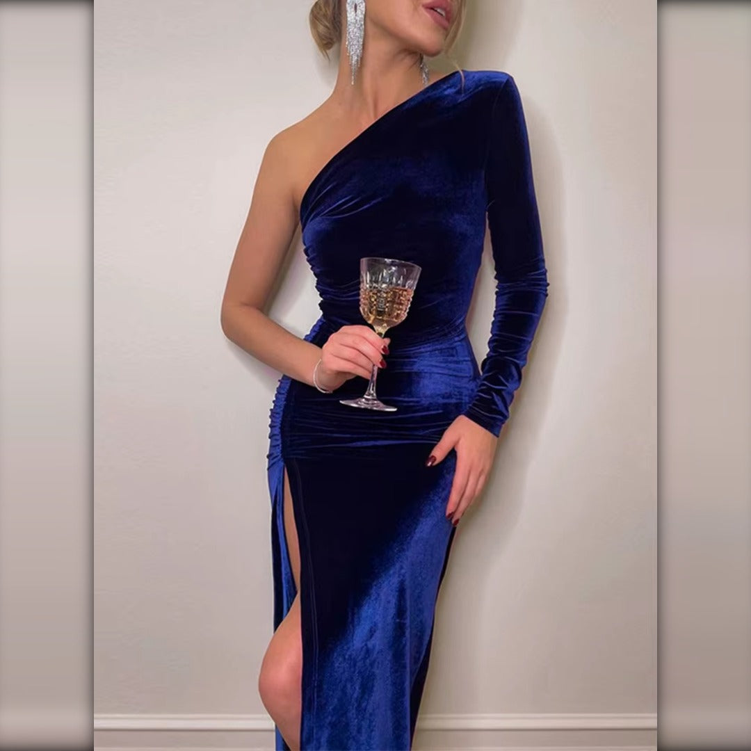 Vestido de terciopelo azul detalle