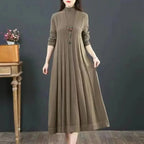 Vestido de Punto Largo con Cuello Alto