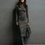 Vestido Largo de Ante con Cuello Alto