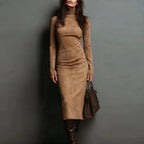 Vestido Largo de Ante con Cuello Alto