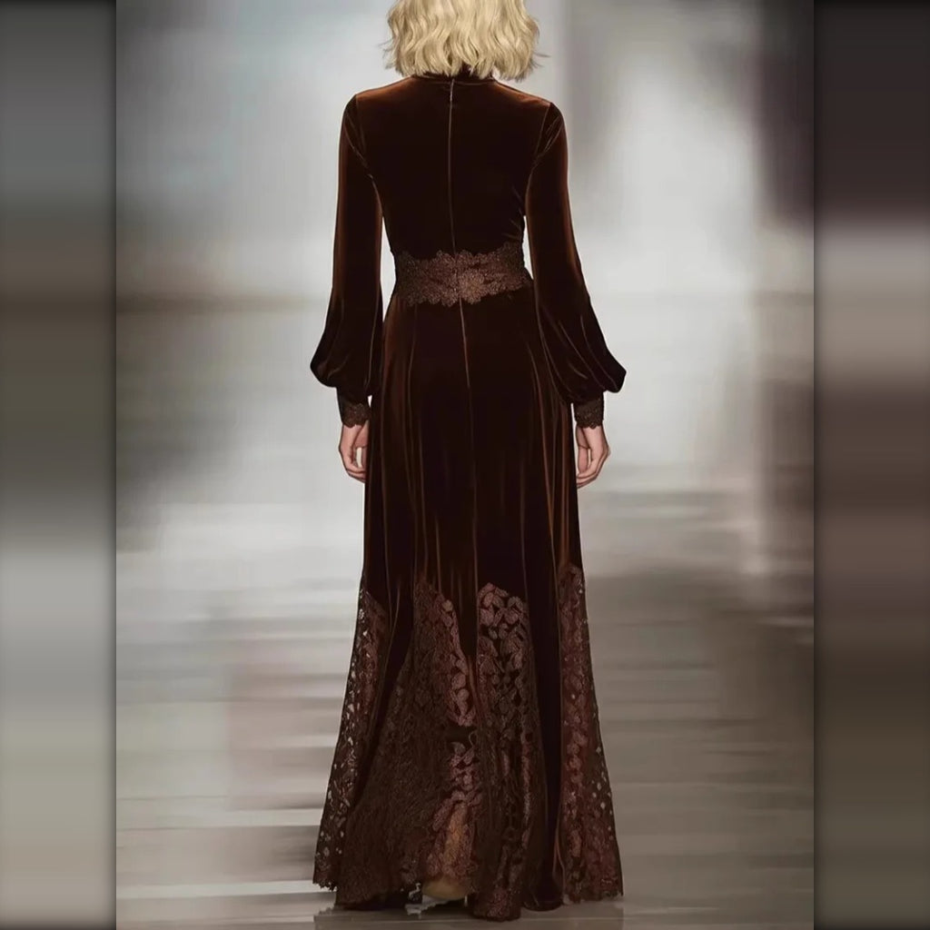 Vestido de Terciopelo con Bajo de Encaje