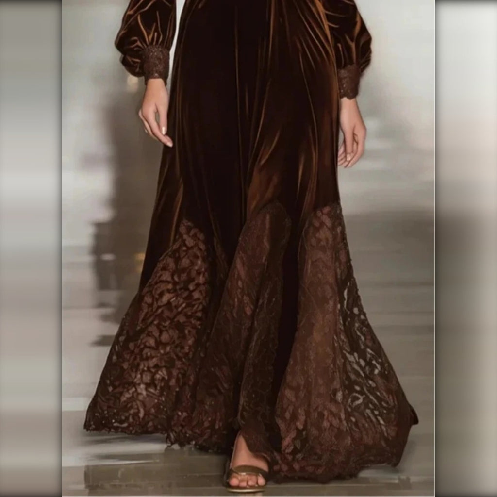 Vestido de Terciopelo con Bajo de Encaje