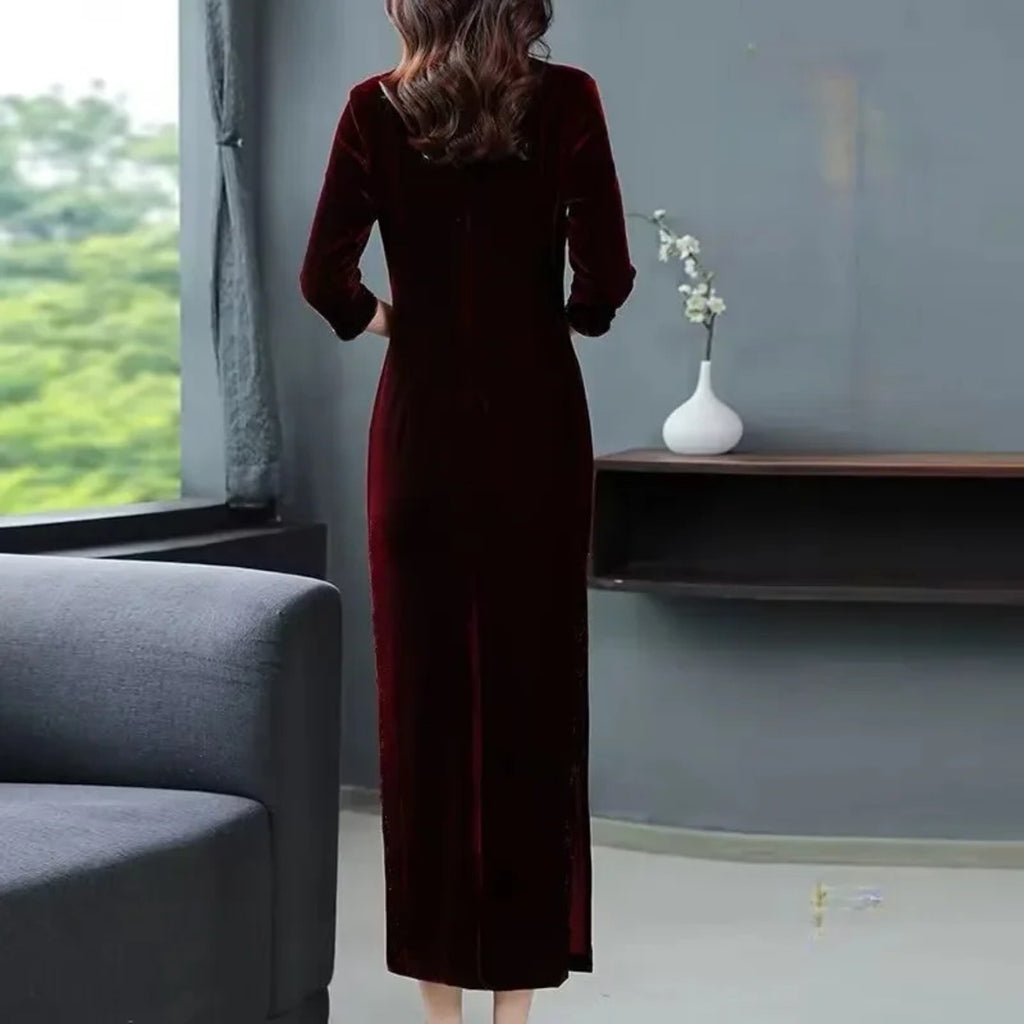 Vestido Largo de Terciopelo Bordado